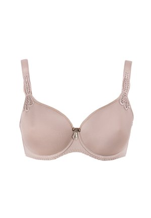 Beha met gevormde cups in zacht beige stof, voorzien van verstelbare bandjes en decoratieve kantaccenten op de cups en bandjes.