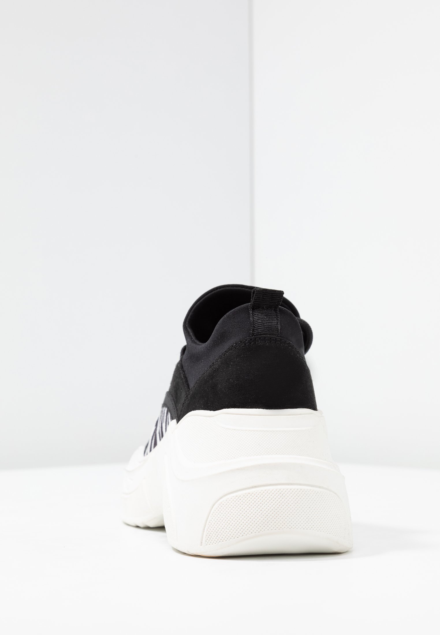 articlespp media p1612a4bcea1ad38 Even&Odd Joggesko blackwhite Zalando.no