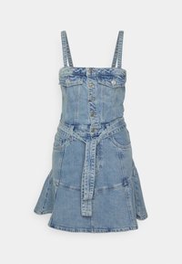 Sukienka dżinsowa z dopasowaną górą na ramiączkach, z guzikami z przodu, dwoma kieszeniami na piersi, z paskiem w talii oraz rozkloszowanym dołem. Jasnoniebieski kolor.