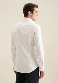 Seidensticker BUSINESS - Zakelijk overhemd - white
