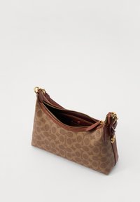 COACH JULIET SHOULDER BAG 25 IN SIGNATURE CANVAS - Handbag - tan