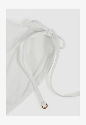 Bustier alb din bikini cu închidere prin legare, textură netedă și un grommet decorativ auriu. Designul include o formă triangulară clasică.