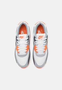 Nike Sportswear AIR MAX 90 - Trainers - summit white/smoke grey/safety orange/dark smoke grey/light pumice/black