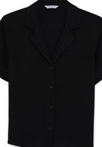 Camicia nera a maniche corte con colletto, realizzata in tessuto morbido, con una patta frontale dotata di sei bottoni abbinati.