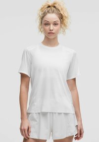 FAST AND FREE SHORT-SLEEVE  - Spordi T-särk - white