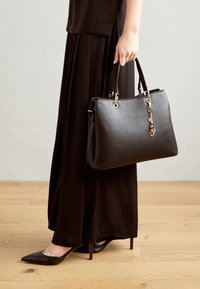 Non sélectionné, black