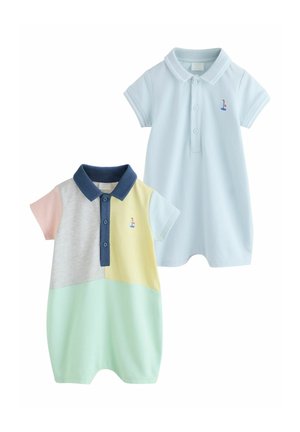 Zwei kurzärmelige Baby-Strampler mit Kragen, einer in einfarbigem Hellblau, der andere pastellfarben mit marineblauem Kragen und Knopfleiste.