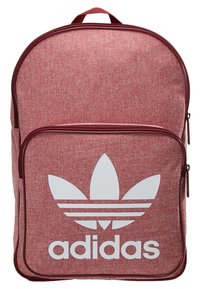 Červený látkový batoh Adidas s velkým bílým logem Trefoil a přední kapsou na zip.