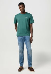 Wrangler LARSTON granatowy