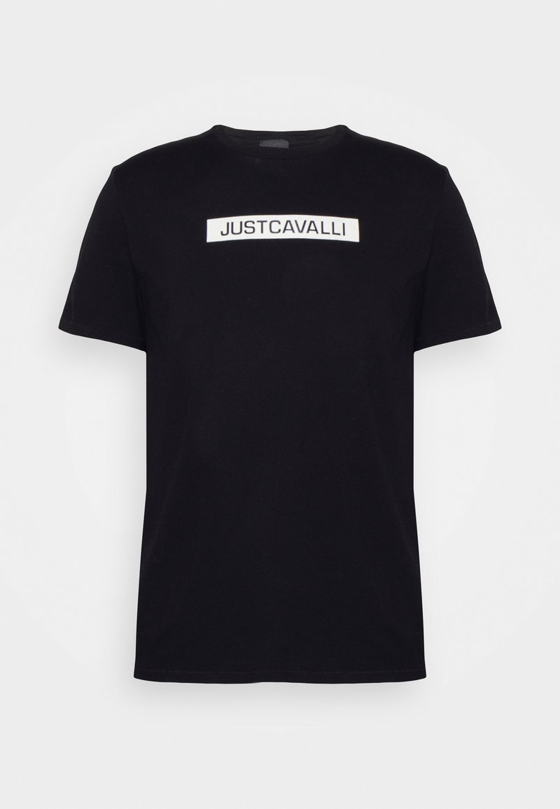 Czarny bawełniany t-shirt z białym prostokątnym logo z napisem "JUSTCAVALLI" wyśrodkowanym na klatce piersiowej. Krótkie rękawy i okrągły dekolt.