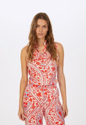 Ärmellose Bluse mit Knopfleiste, die ein rot-weißes Paisley-Muster mit floralen Akzenten zeigt. Hergestellt aus leichtem Stoff mit lässiger Passform.