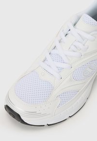 Champion RN00 UNISEX - Baskets basses - white/silver-coloured