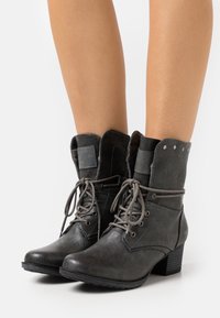 Mustang Botines con cordones - mottled dark grey
