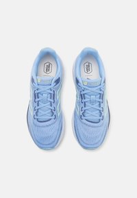 New Balance FRESH FOAM 680 - Zapatillas running asfalto - electric sky