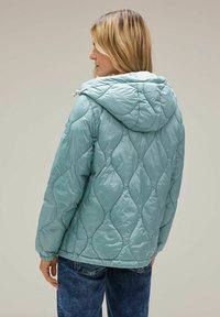 Street One MIT BOTTLE STEPPUNG - Veste d'hiver - grün