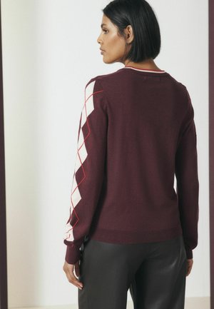 Next, TALL FIT - SOFT TOUCH LONG SLEEVE CREW NECK JUMPER . - Strickpullover - berry red argyle