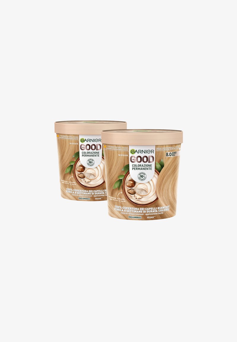 Due confezioni di colorante permanente per capelli Garnier Good nella tonalità biondo chiaro 8.0 con immagini di noci di karité e crema sulla confezione.