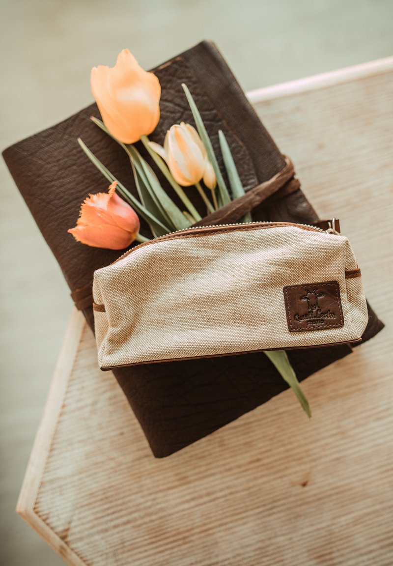 Damen Handtaschen | Gusti Leder FRANKLIN Federmäppchen beige - KB81828 Damen Handtaschen | Gusti Leder FRANKLIN Federmäppchen beige - KB81828