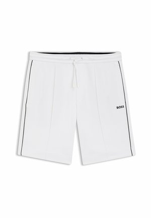 Hvide shorts med snøre, sorte striber på siden, lommer foran og "BOSS"-logo på højre ben.