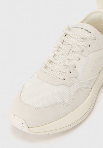 Emporio Armani Tenisice - off white