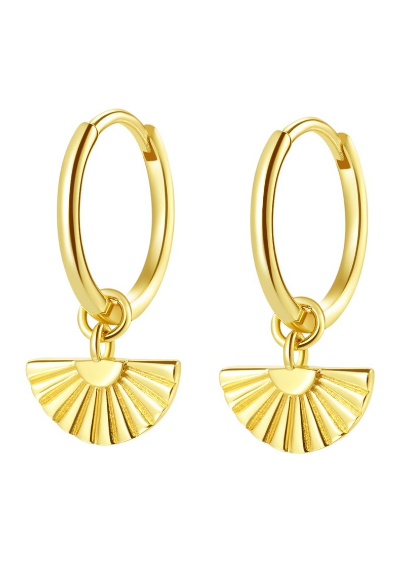 Pendientes de aro de oro con un colgante en forma de abanico que presenta líneas radiales y una superficie pulida. Diseño ligero con un acabado brillante.