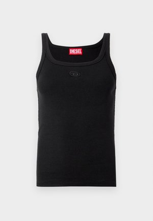 Camiseta sin mangas negra hecha de tela acanalada. Presenta un escote redondo, tirantes anchos y un pequeño parche con el logo en la parte delantera. Sin patrones visibles.