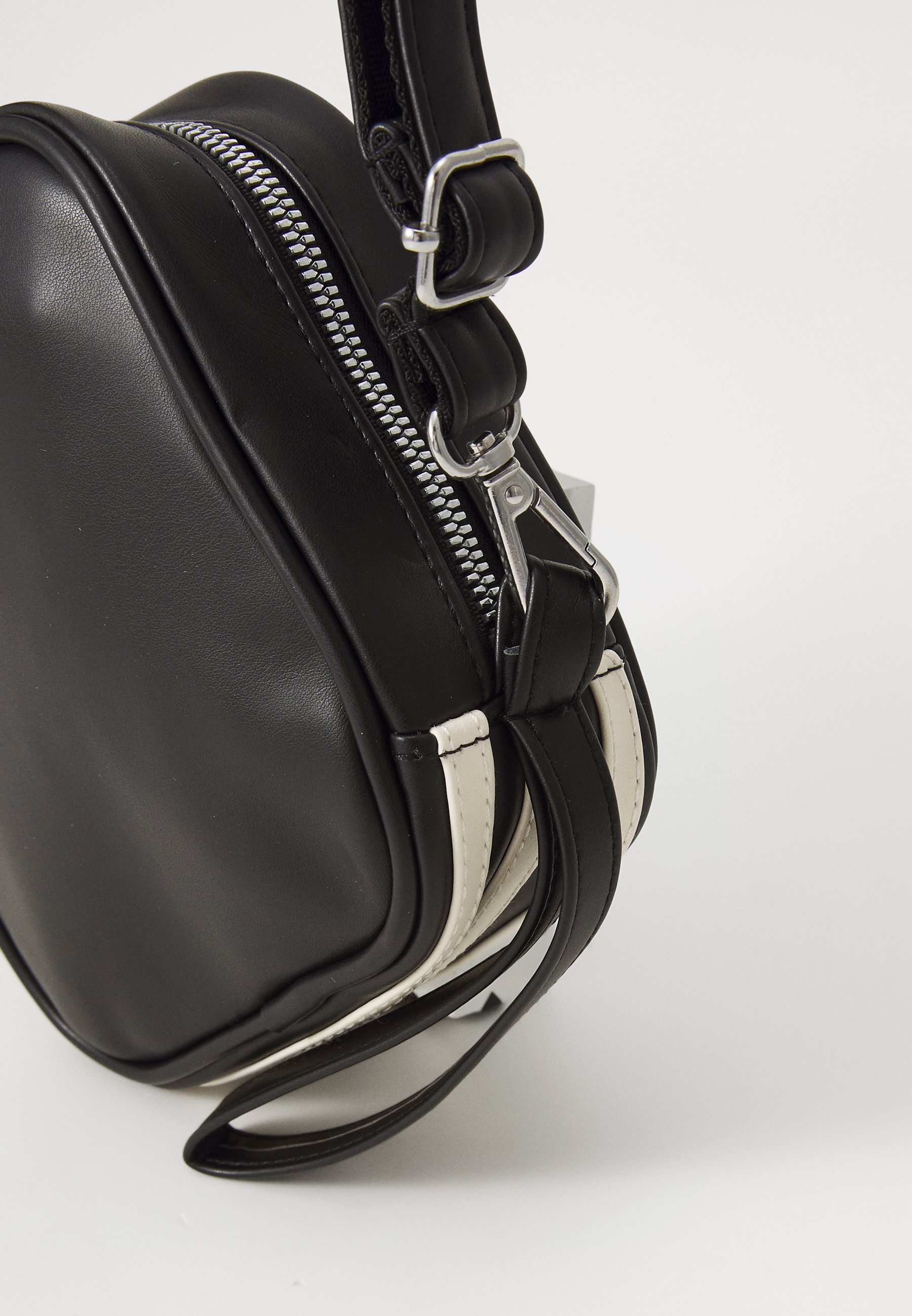 adidas Originals SHAPPED BAG - Cross body bag - black - Zalando