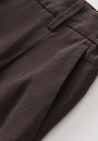 Thumbnail Image 11