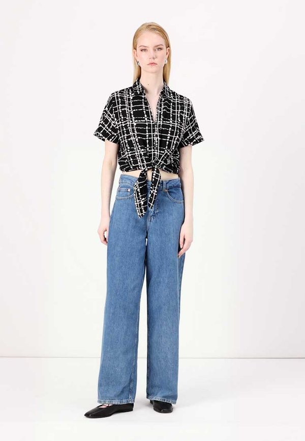 ONLNOVA KNOTTED SHIRT - Button-down blouse2