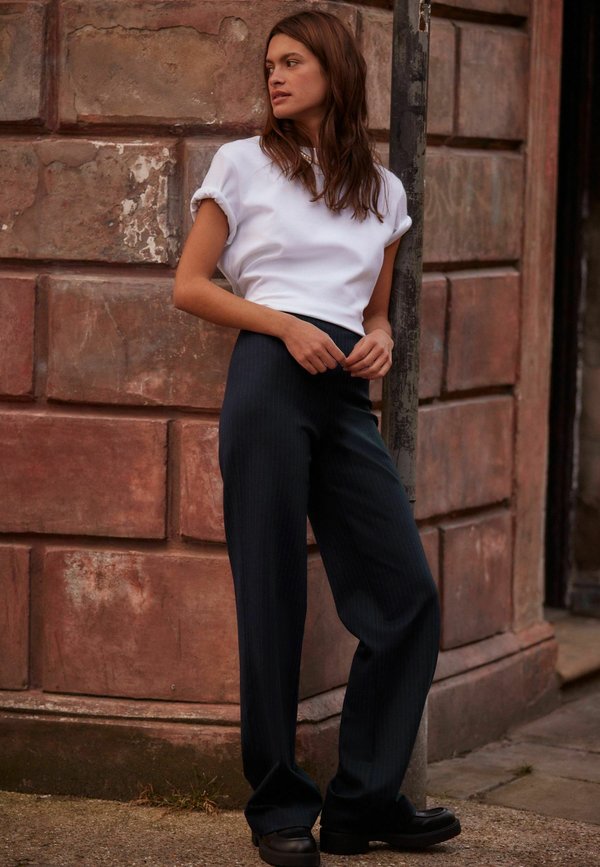 SMOOTHING PONTE WIDE  PETITE  - Stoffhose