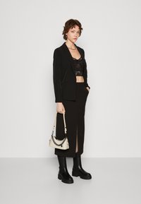 Vero Moda VMTROIAN LONG SKIRT - Zīmuļsvārki - black