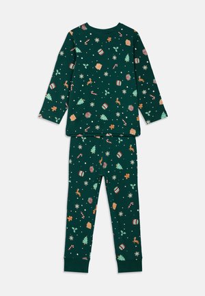 Conjunto de camiseta de manga longa e calças verde-escuro com estampado festivo de árvores de Natal, bengalas de doce, renas, flocos de neve, pão de gengibre e tambores.