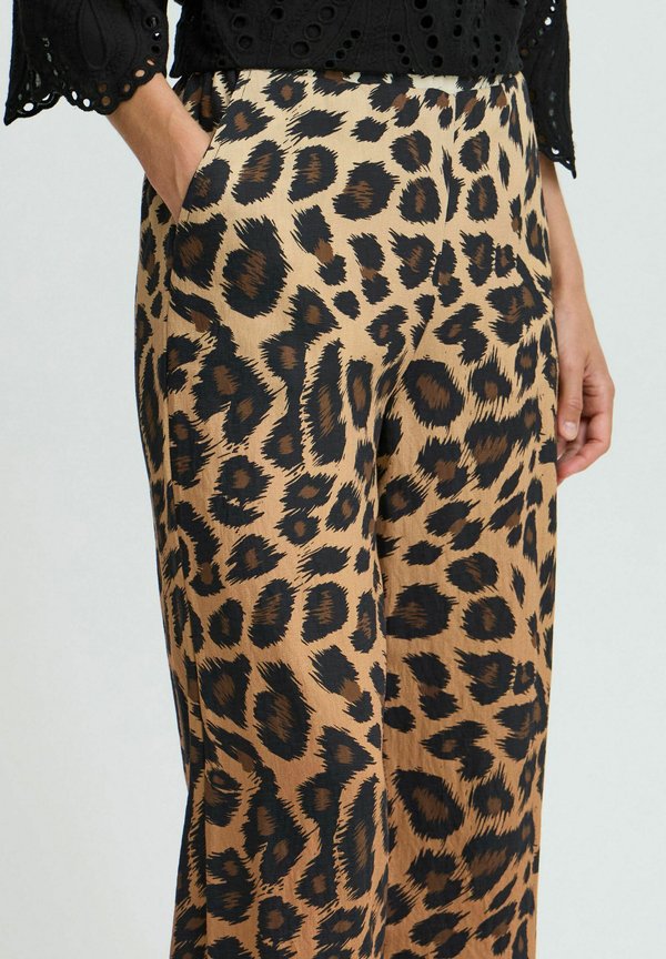 BYHINVA LEOPARD PANTS - Trousers3