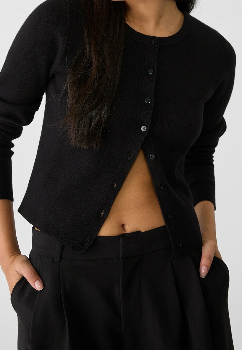 Stradivarius Chaqueta de punto - black