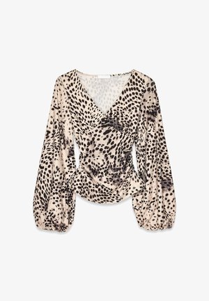 Long-sleeve blouse in beige with black leopard spots. Features a V-neckline and gathered detailing at the waist, made from soft fabric.