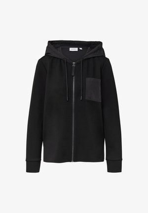 Czarna bluza z kapturem na zamek z regulowanym kapturem, jednym kieszeniami na piersi i ściągaczami przy rękawach. Wykonana z miękkiego, fakturowanego materiału o swobodnym fasonie.