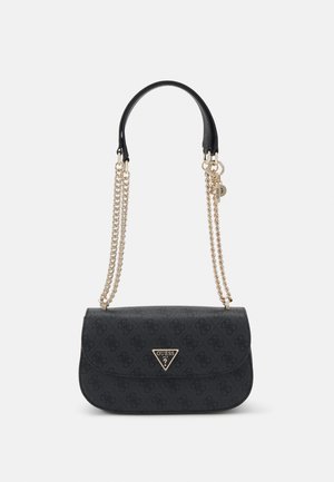 Sac à main synthétique noir avec une anse en chaîne incurvée et une texture lisse. Présente un logo triangulaire doré et un motif gaufré subtil.