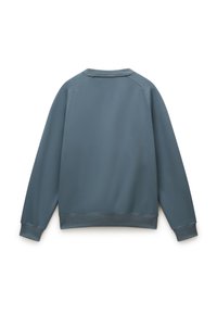 Lichtblauwe crewneck sweatshirt met een soepele, gestructureerde stof, geribde manchetten en een afgeronde zoom. Geen zichtbare graphics of patronen.