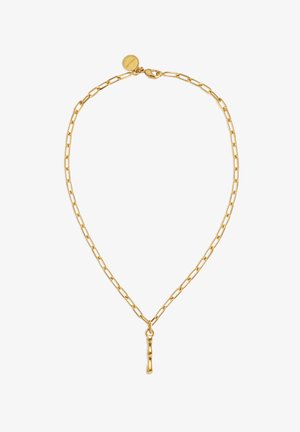 Collar de cadena de oro con eslabones alargados y un pequeño colgante de forma irregular colgando en el centro.