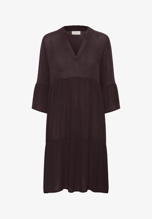 Rochie de un burgund închis cu decolteu în V, mâneci trei sferturi și design în straturi. Fabricată dintr-un material ușor, cu o textură moale și fluidă.