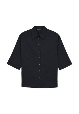 Chemise noire à manches courtes avec un col pointu, dotée d'une fermeture à boutons et d'un motif texturé sur l'ensemble du tissu.
