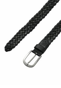 Schwarzer geflochtener Leder-Gürtel mit einer silbernen Metallschnalle. Der Gürtel hat eine glatte Textur und ein rechteckiges Schnallendesign mit einem Logoakzent.