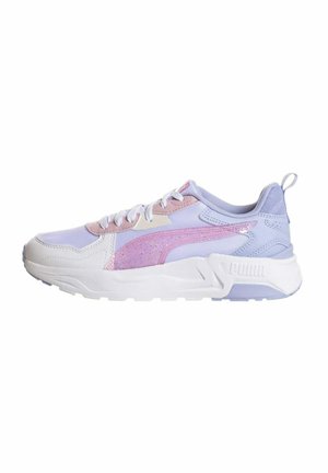 Sneaker sportive viola e rosa con tomaia in rete, colletto imbottito e suola in gomma bianca. Logo PUMA sul lato e sul tallone. Lacci per una vestibilità sicura.