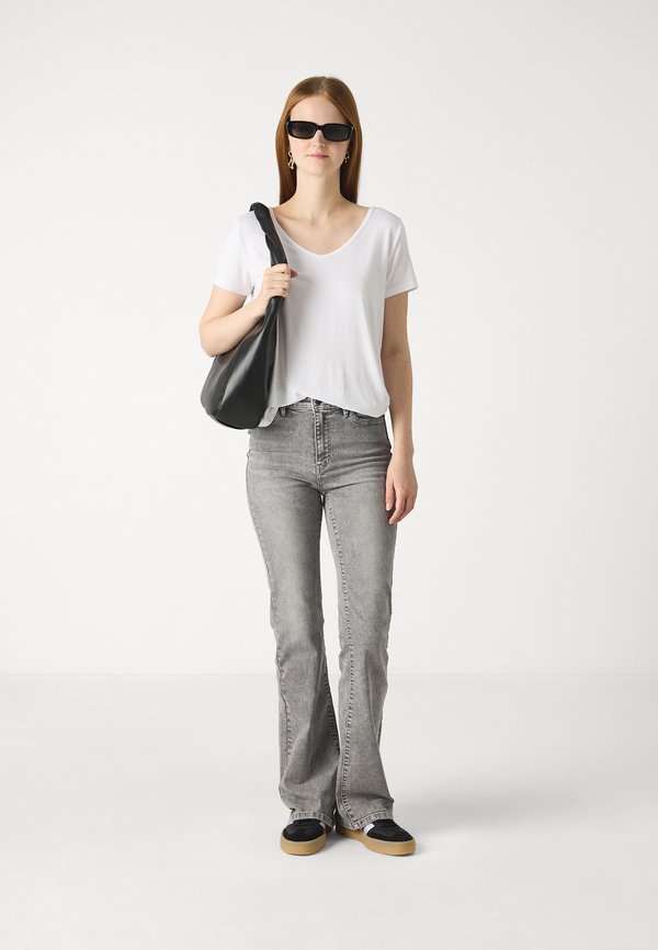 Easy Icon V-Neck T-Shirt - Basic T-shirt4