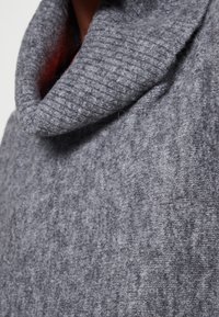ONLY Pončo - mottled grey