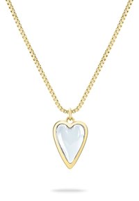Guldtonad halsband med en flexibel länk kedja och ett hjärtformat hänge som har en klar, slät ädelsten i en guldkant.