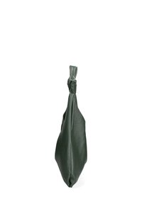 Sac en cuir vert avec une poignée de style nœud, présentant une surface douce et texturée ainsi qu'une forme unique et arrondie.