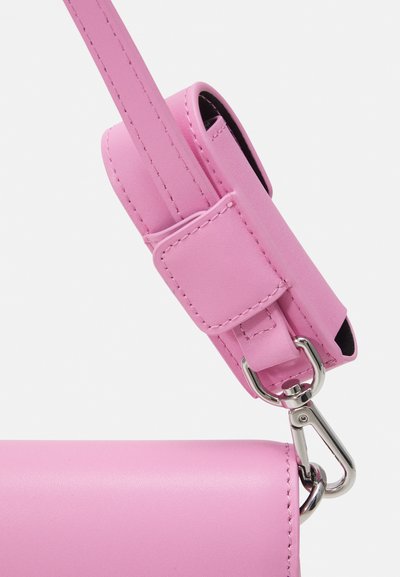MSGM DOUBLE FLAP BAGUETTE SET - Torbica - pink