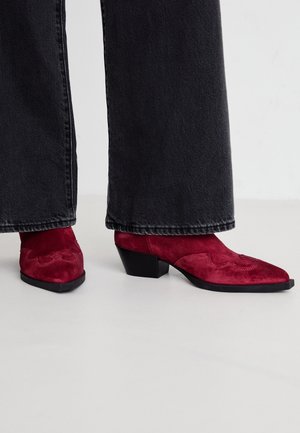 CPH284 X TONI GARRN - Cowboy/biker ankle boot - bordeaux
