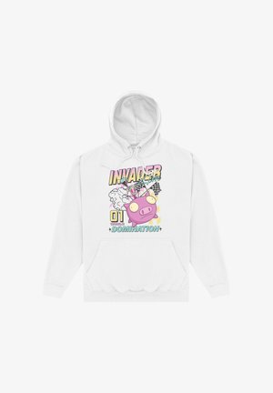 Biała bluza z kapturem z postacią z kreskówki - różową świnką, flagi wyścigowe, dym oraz napis "INVADER 01 WORLD DOMINATION" kolorowymi, pogrubionymi literami.
